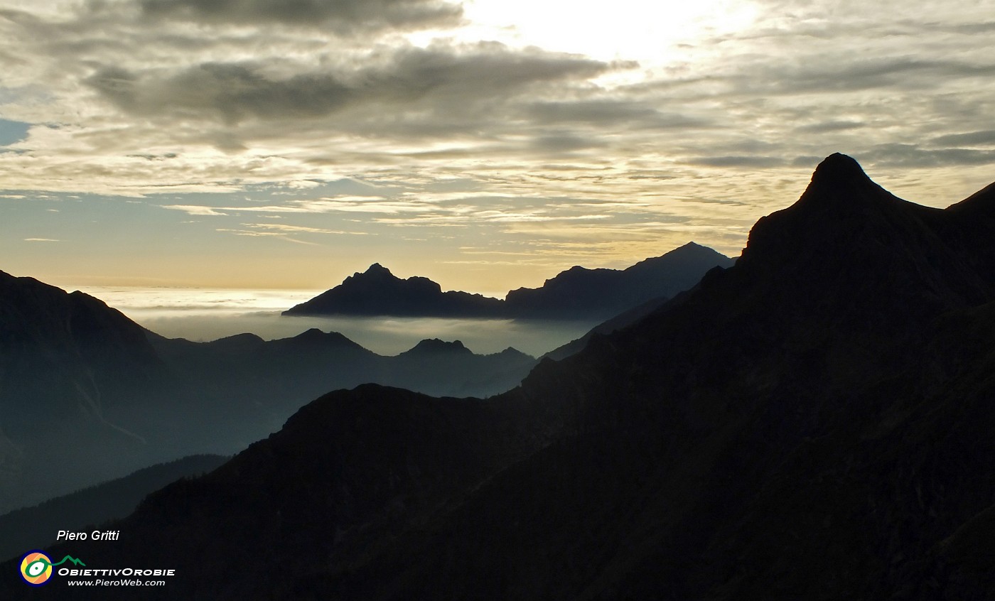 90 Splendido tramonto verso le Grigne.JPG